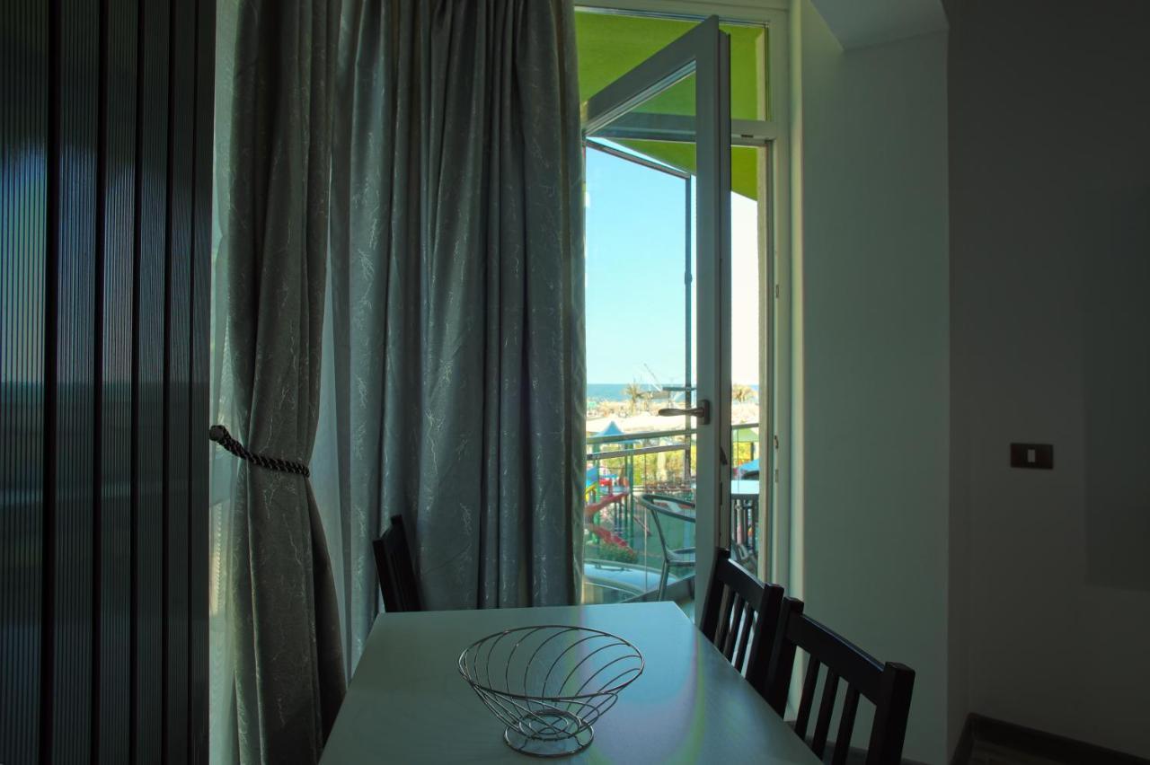 Isabelle Apartament Alezzi Beach Resort Mamaia Nord Năvodari المظهر الخارجي الصورة